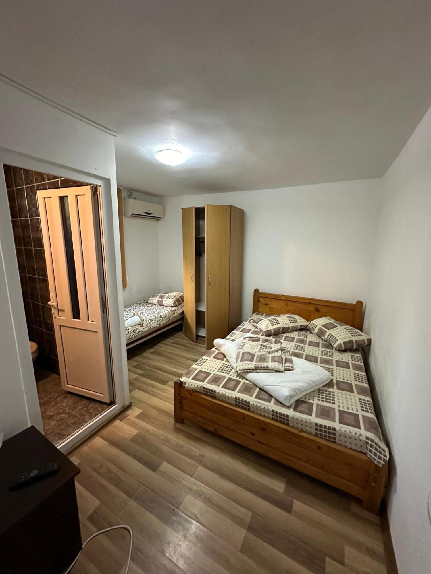 Casa Pestelui Hotel Două Mai Exterior foto